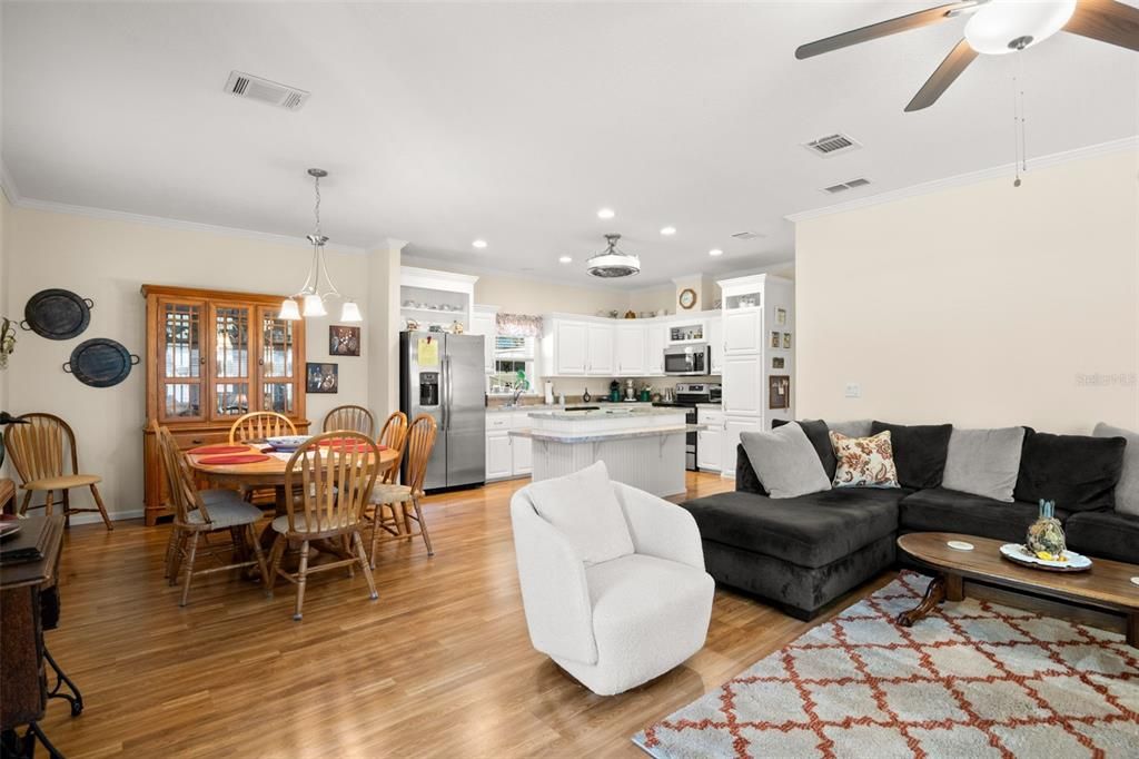 Active With Contract: $250,000 (2 beds, 2 baths, 1303 Square Feet)