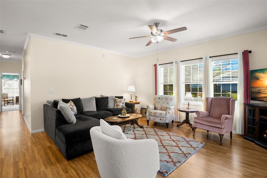 Active With Contract: $250,000 (2 beds, 2 baths, 1303 Square Feet)