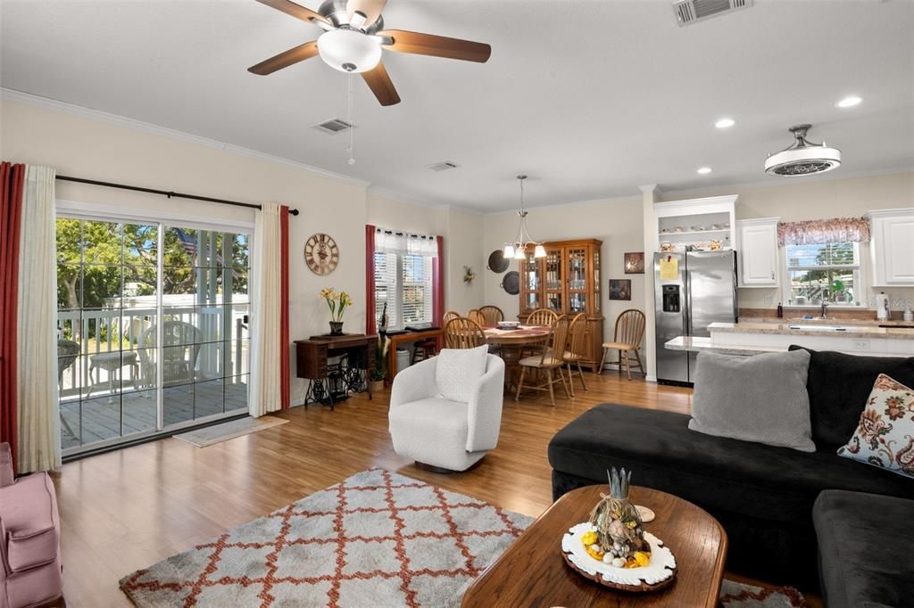 Active With Contract: $250,000 (2 beds, 2 baths, 1303 Square Feet)