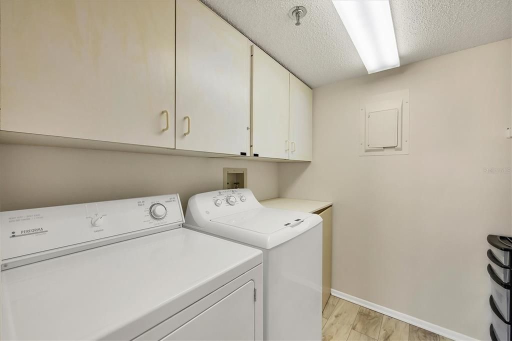 En Venta: $175,500 (2 camas, 2 baños, 1256 Pies cuadrados)