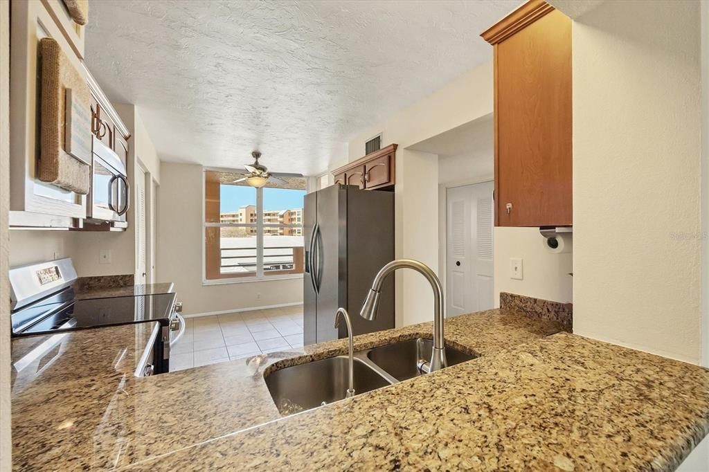 En Venta: $175,500 (2 camas, 2 baños, 1256 Pies cuadrados)