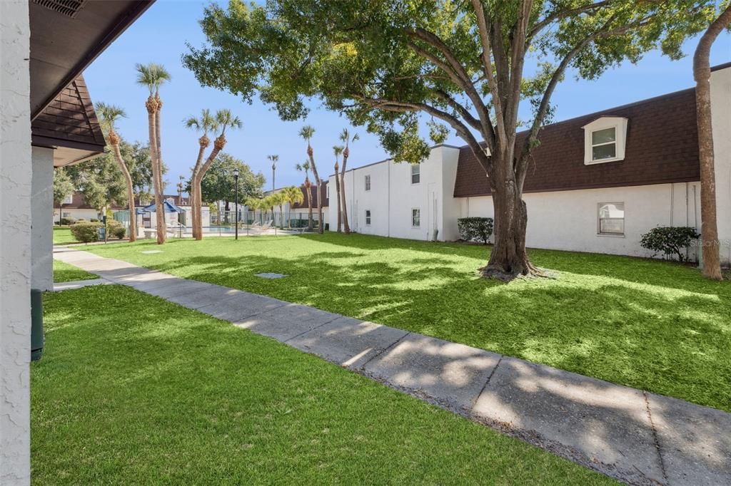 For Sale: $129,900 (2 beds, 1 baths, 960 Square Feet)