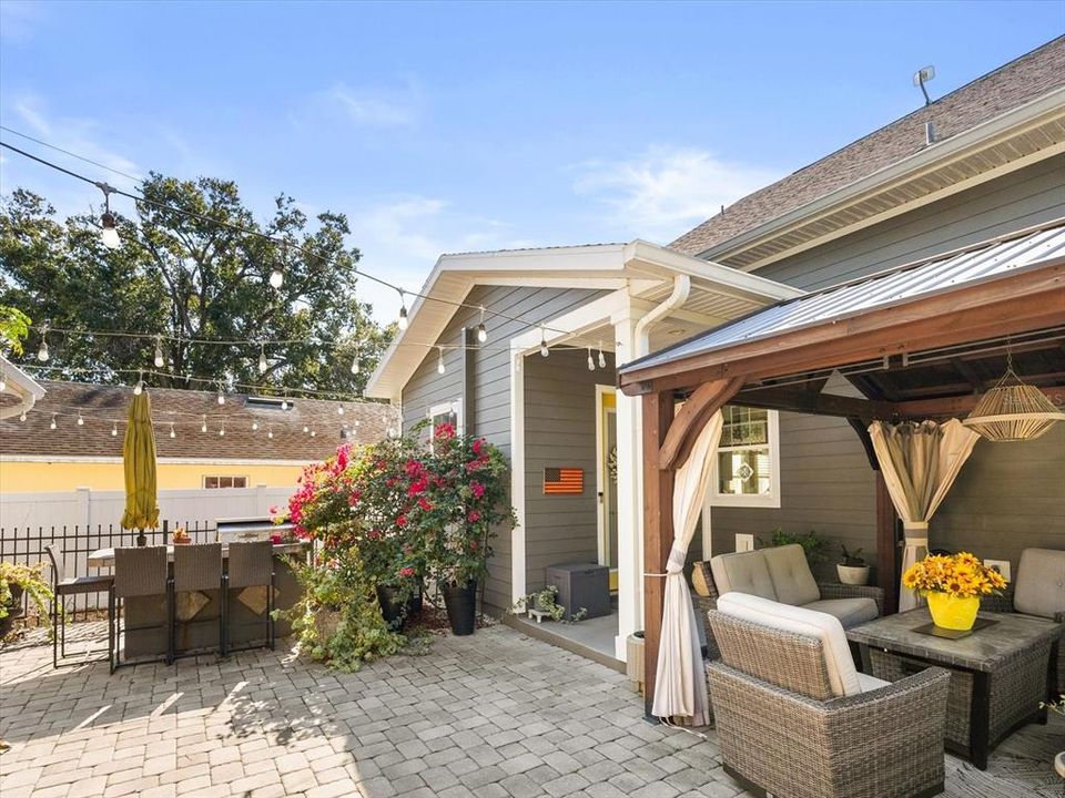 En Venta: $775,000 (3 camas, 2 baños, 2172 Pies cuadrados)