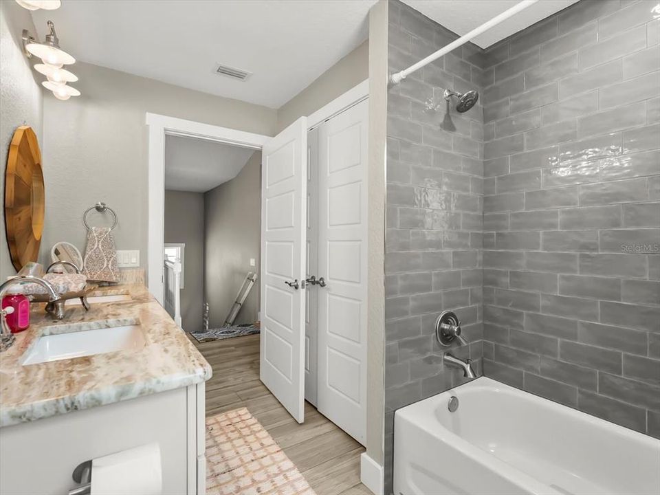 En Venta: $775,000 (3 camas, 2 baños, 2172 Pies cuadrados)