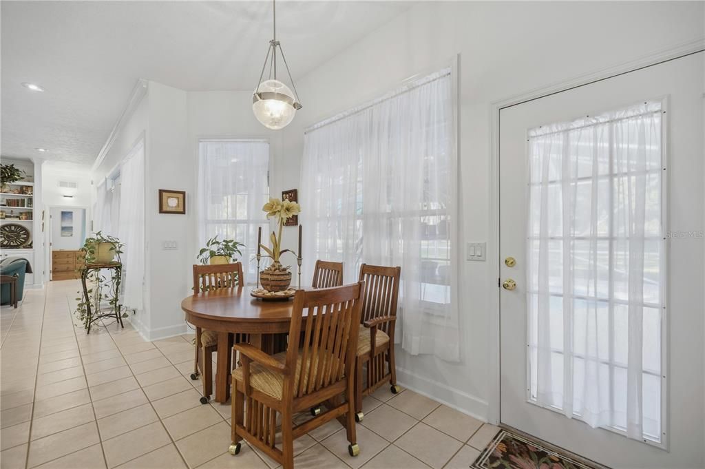 待售: $625,000 (4 贝兹, 3 浴室, 2900 平方英尺)