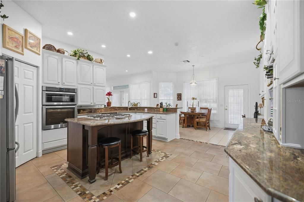 待售: $625,000 (4 贝兹, 3 浴室, 2900 平方英尺)