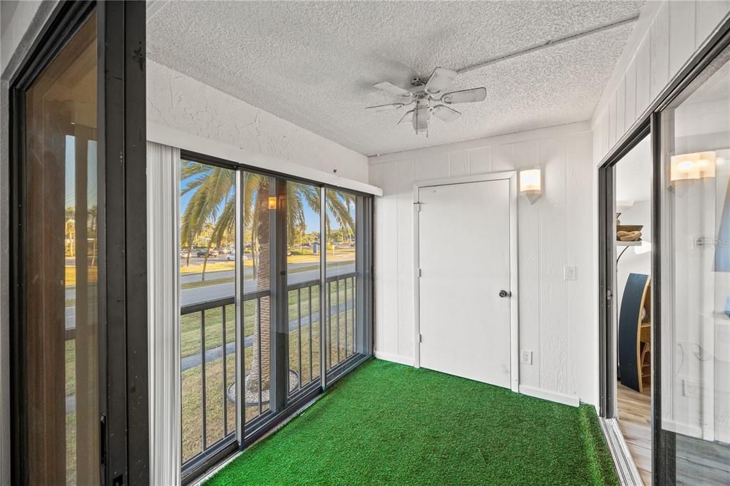 待售: $155,000 (2 贝兹, 2 浴室, 1044 平方英尺)