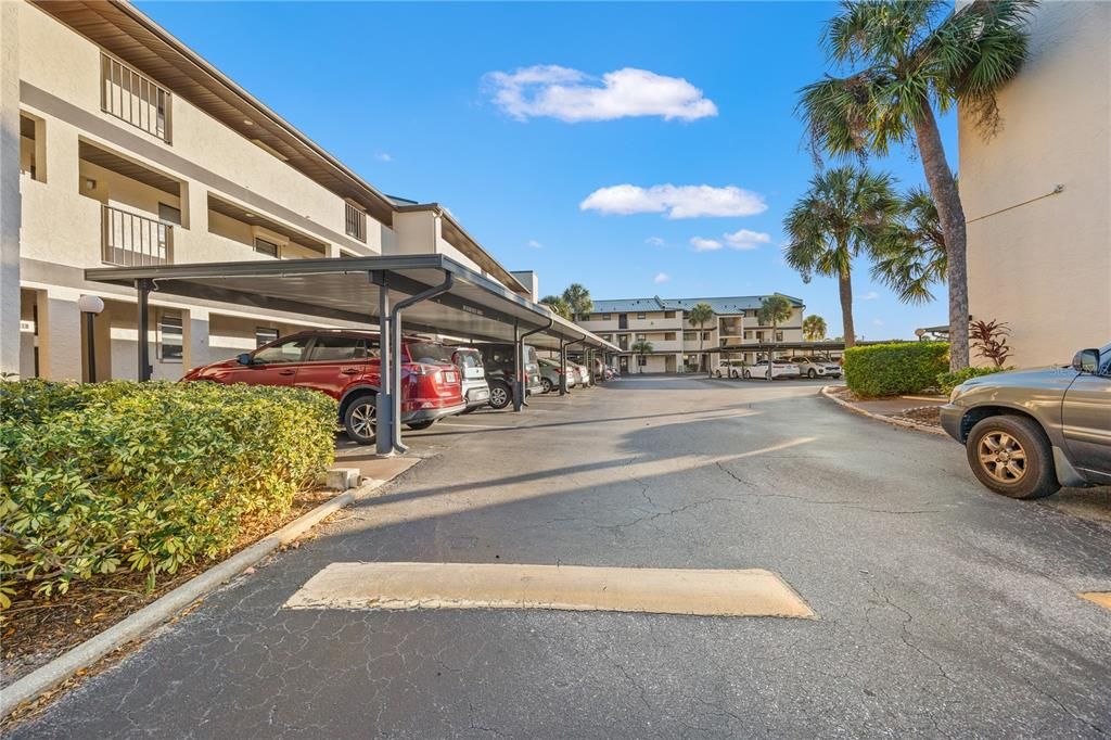 待售: $155,000 (2 贝兹, 2 浴室, 1044 平方英尺)