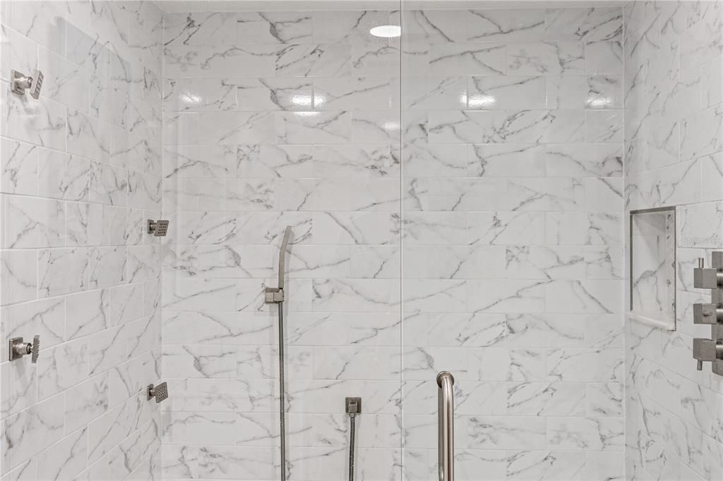 待售: $155,000 (2 贝兹, 2 浴室, 1044 平方英尺)