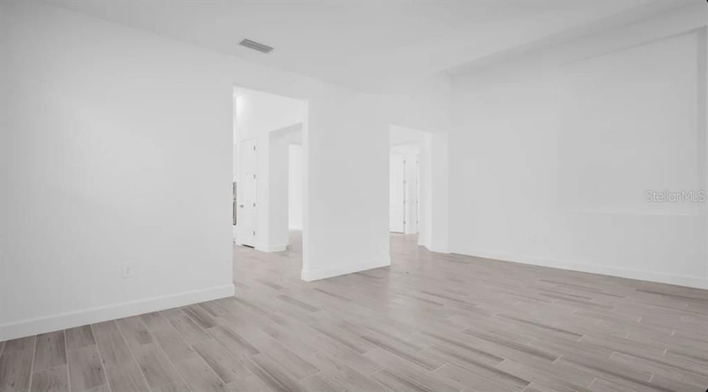 Active With Contract: $497,474 (3 beds, 2 baths, 2055 Square Feet)