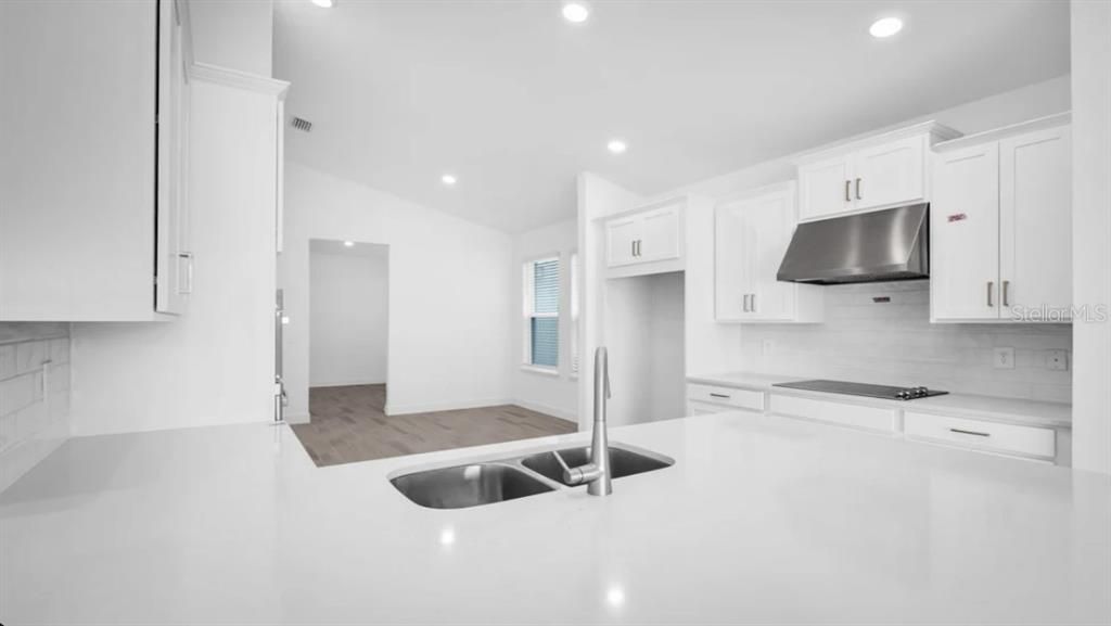 Active With Contract: $497,474 (3 beds, 2 baths, 2055 Square Feet)