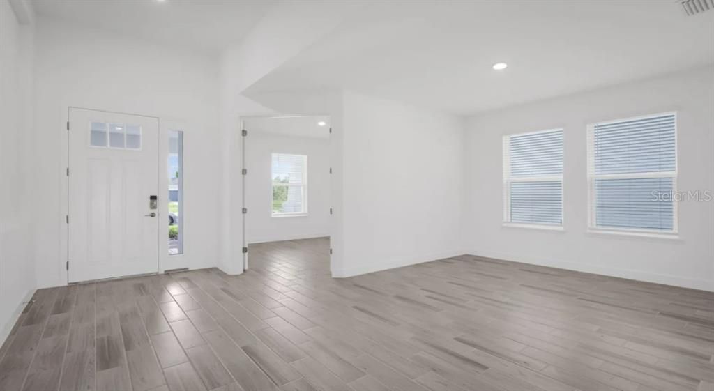 Active With Contract: $497,474 (3 beds, 2 baths, 2055 Square Feet)