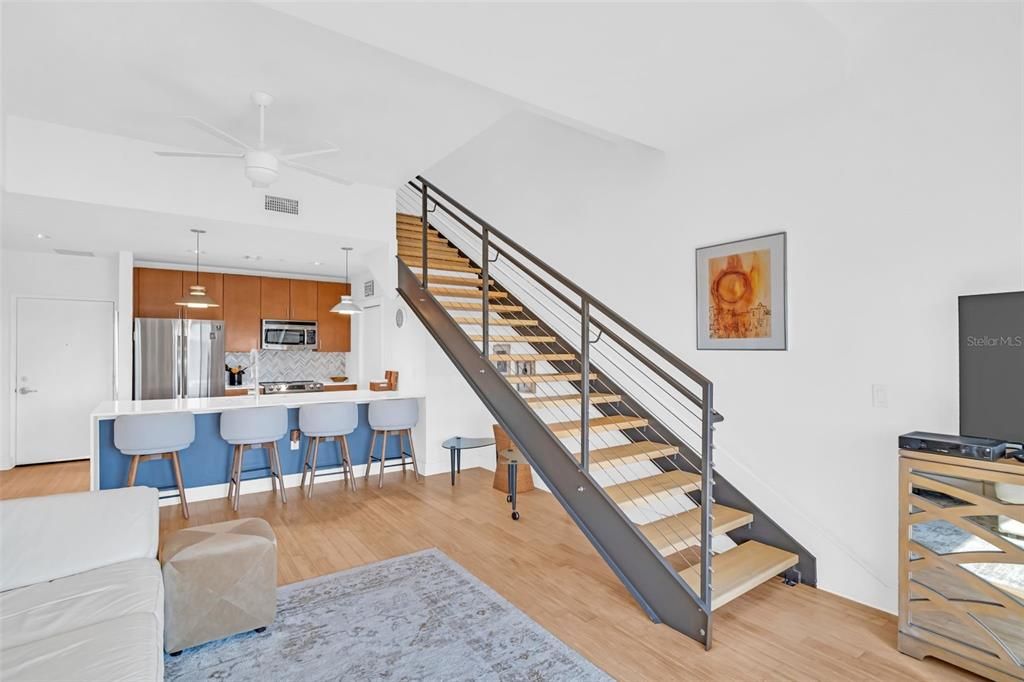 For Sale: $574,900 (2 beds, 2 baths, 1162 Square Feet)