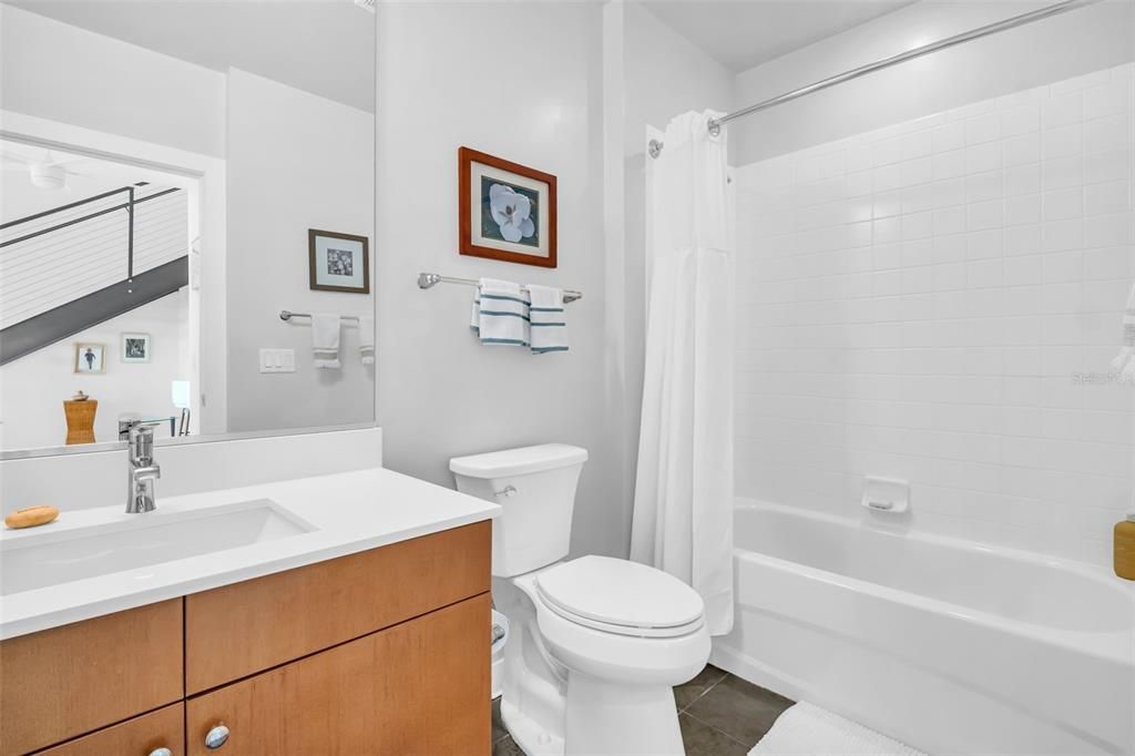 For Sale: $574,900 (2 beds, 2 baths, 1162 Square Feet)