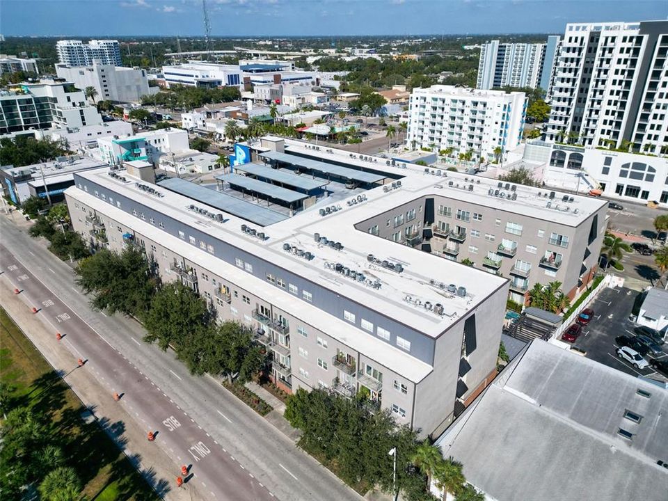 For Sale: $574,900 (2 beds, 2 baths, 1162 Square Feet)