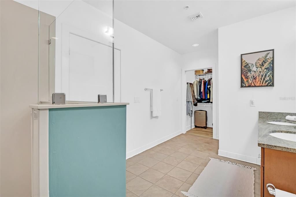 For Sale: $574,900 (2 beds, 2 baths, 1162 Square Feet)