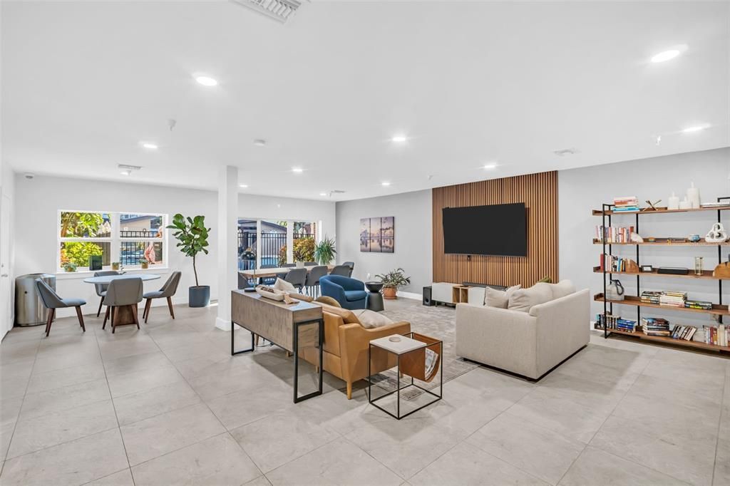 For Sale: $574,900 (2 beds, 2 baths, 1162 Square Feet)