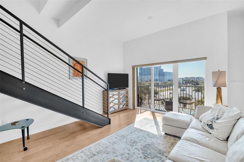 For Sale: $574,900 (2 beds, 2 baths, 1162 Square Feet)