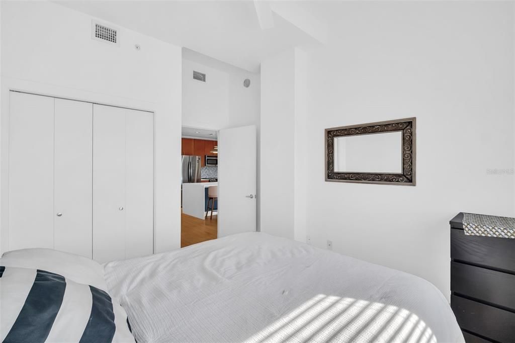 For Sale: $574,900 (2 beds, 2 baths, 1162 Square Feet)