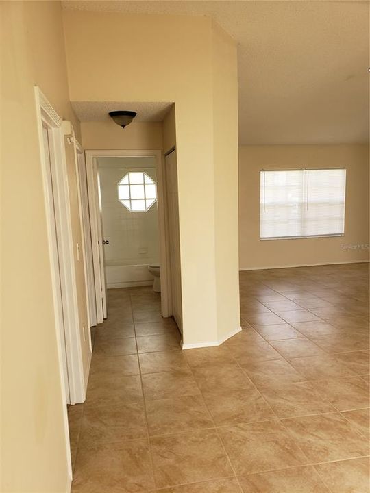 For Rent: $1,650 (3 beds, 2 baths, 1144 Square Feet)