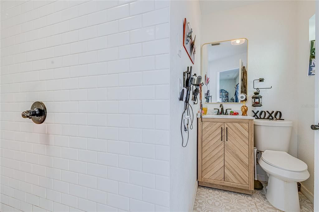 На продажу: $225,000 (3 спален, 2 ванн, 1281 Квадратных фут)