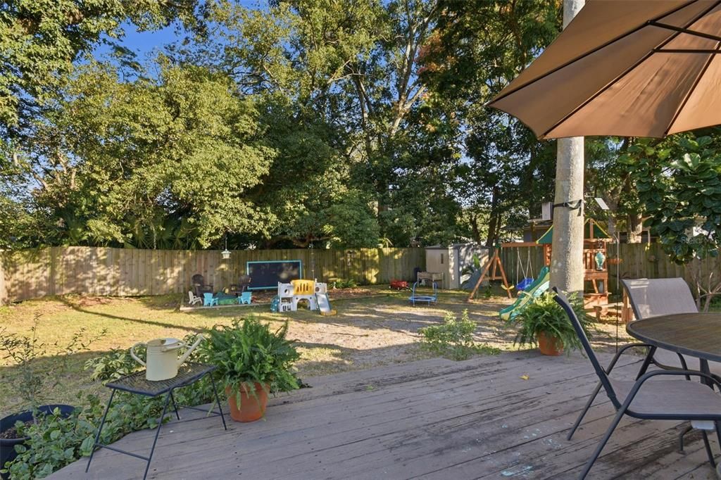 Под контрактом: $425,000 (3 спален, 1 ванн, 1050 Квадратных фут)