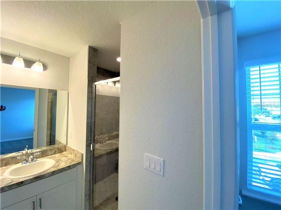 For Rent: $2,400 (3 beds, 2 baths, 1752 Square Feet)