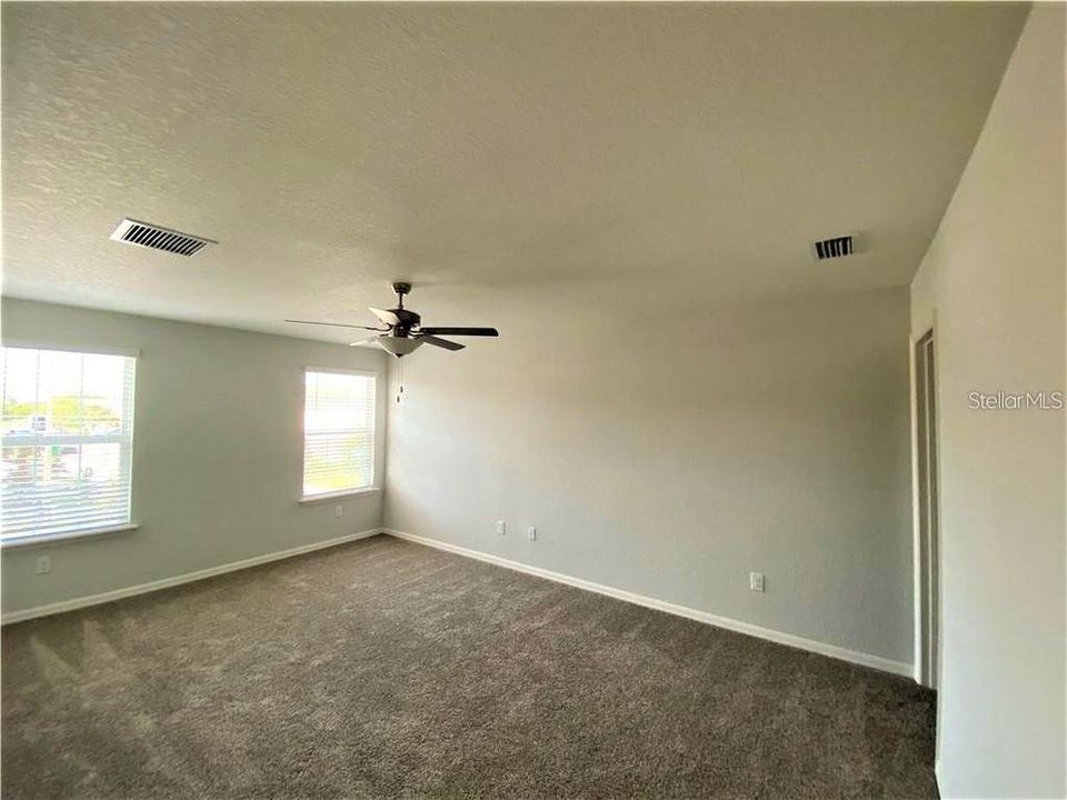 For Rent: $2,400 (3 beds, 2 baths, 1752 Square Feet)