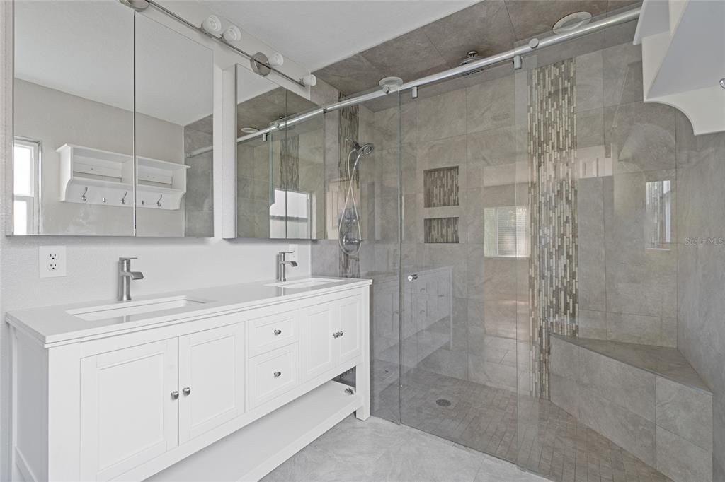 For Sale: $345,000 (2 beds, 2 baths, 1640 Square Feet)