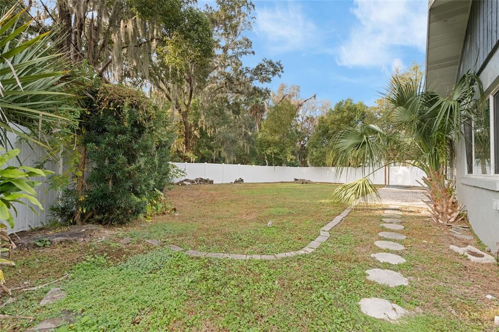 For Sale: $345,000 (2 beds, 2 baths, 1640 Square Feet)