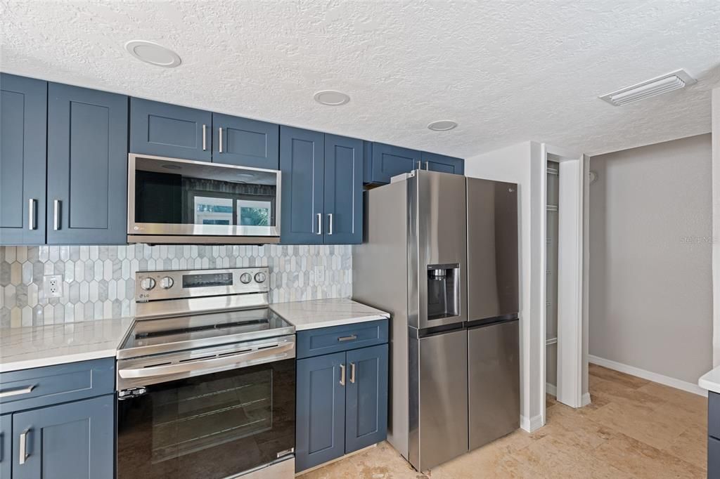 For Sale: $345,000 (2 beds, 2 baths, 1640 Square Feet)