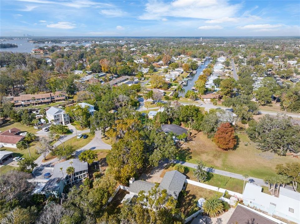 For Sale: $345,000 (2 beds, 2 baths, 1640 Square Feet)