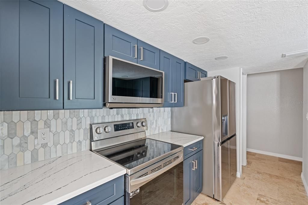 For Sale: $345,000 (2 beds, 2 baths, 1640 Square Feet)