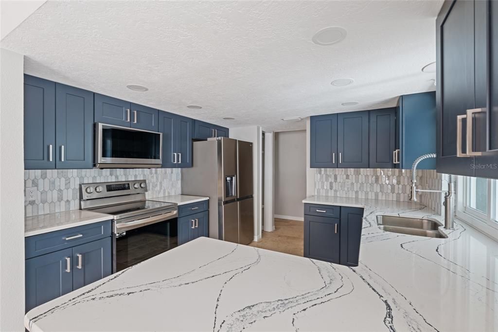 For Sale: $345,000 (2 beds, 2 baths, 1640 Square Feet)