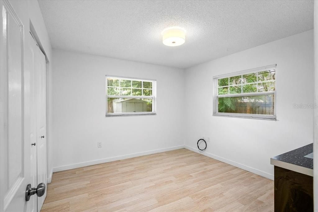 待售: $399,900 (4 贝兹, 3 浴室, 2056 平方英尺)