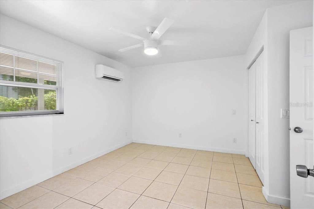 待售: $399,900 (4 贝兹, 3 浴室, 2056 平方英尺)