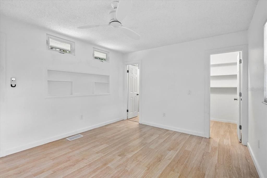 待售: $399,900 (4 贝兹, 3 浴室, 2056 平方英尺)