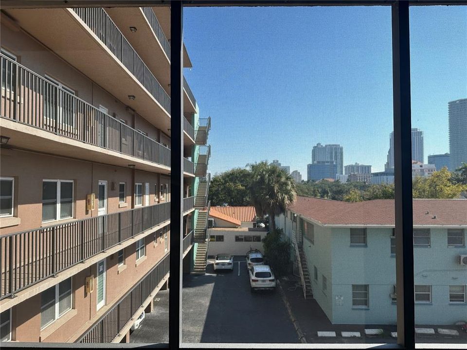 For Rent: $1,050 (0 beds, 1 baths, 405 Square Feet)