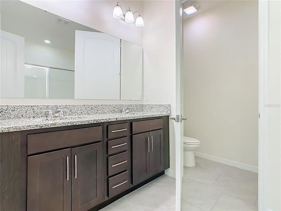 待售: $350,000 (2 贝兹, 2 浴室, 1646 平方英尺)