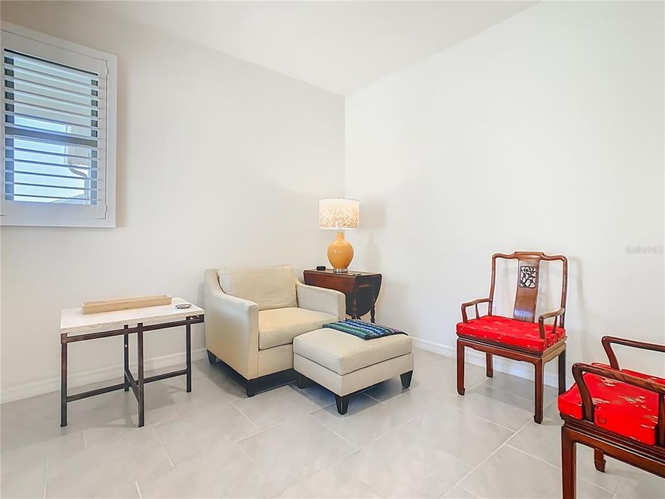 待售: $350,000 (2 贝兹, 2 浴室, 1646 平方英尺)