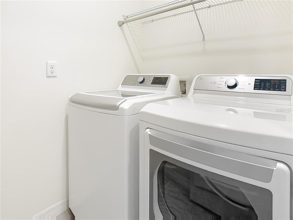 待售: $350,000 (2 贝兹, 2 浴室, 1646 平方英尺)