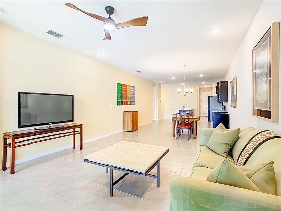 待售: $350,000 (2 贝兹, 2 浴室, 1646 平方英尺)