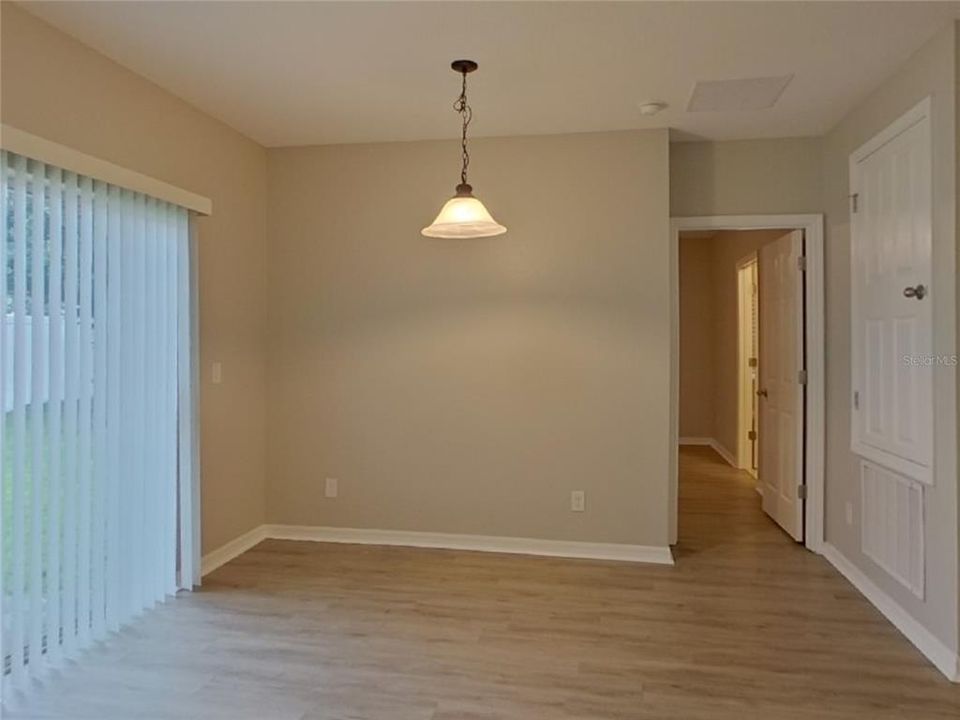 出租: $2,089 (4 贝兹, 2 浴室, 1800 平方英尺)