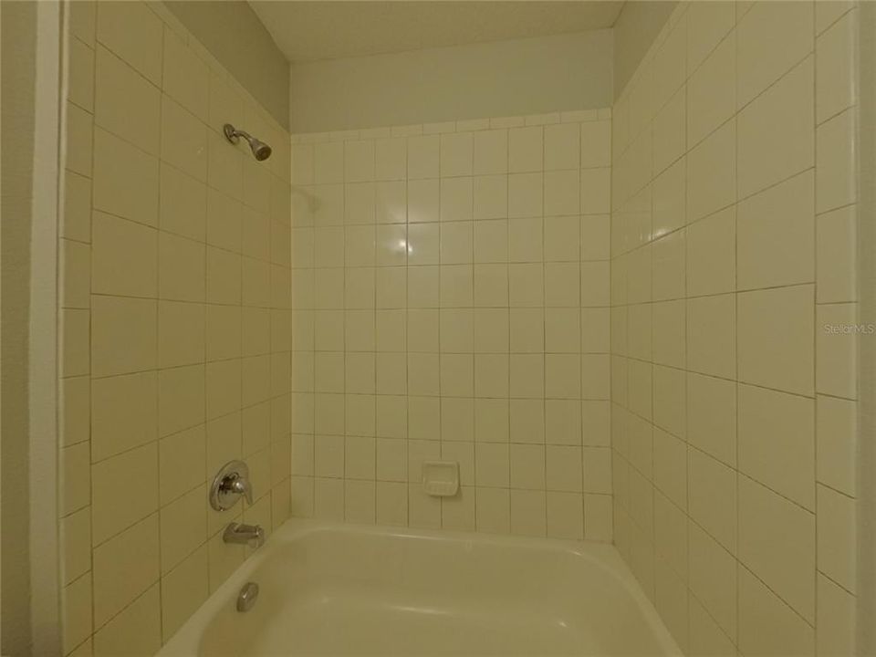 出租: $2,089 (4 贝兹, 2 浴室, 1800 平方英尺)