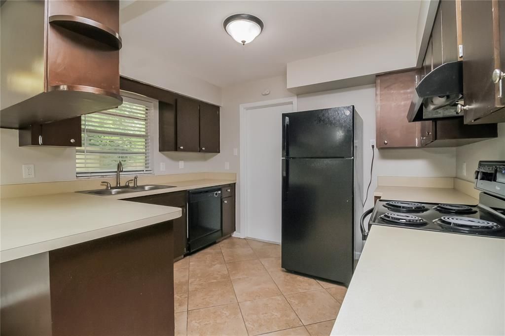 For Rent: $2,640 (4 beds, 2 baths, 1508 Square Feet)