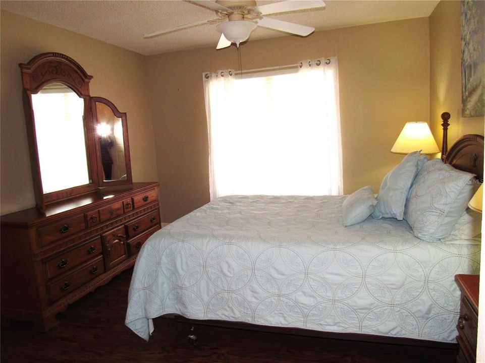 For Sale: $79,900 (2 beds, 2 baths, 919 Square Feet)