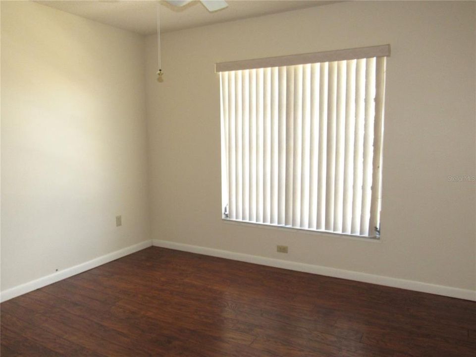 For Sale: $79,900 (2 beds, 2 baths, 919 Square Feet)