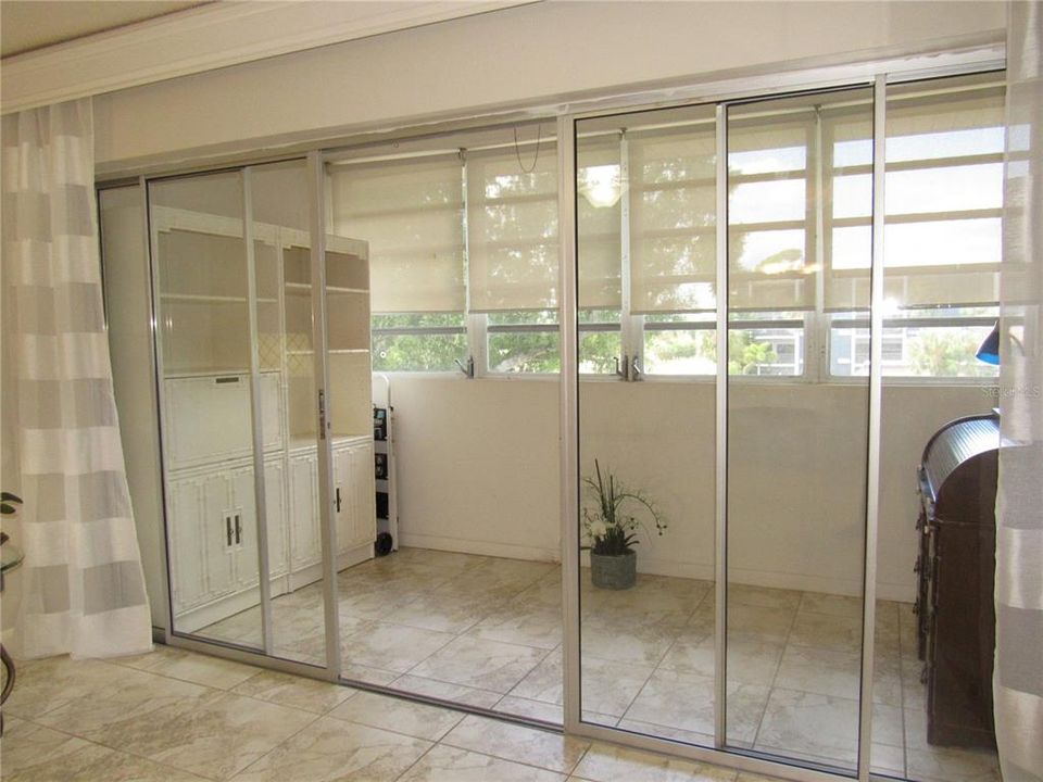 For Sale: $79,900 (2 beds, 2 baths, 919 Square Feet)