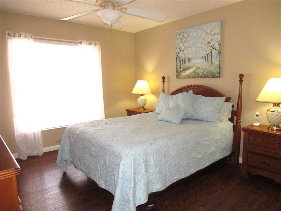 For Sale: $79,900 (2 beds, 2 baths, 919 Square Feet)
