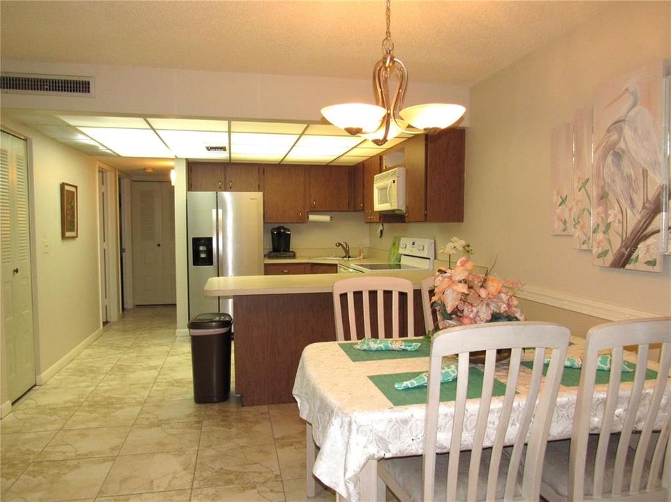 For Sale: $79,900 (2 beds, 2 baths, 919 Square Feet)